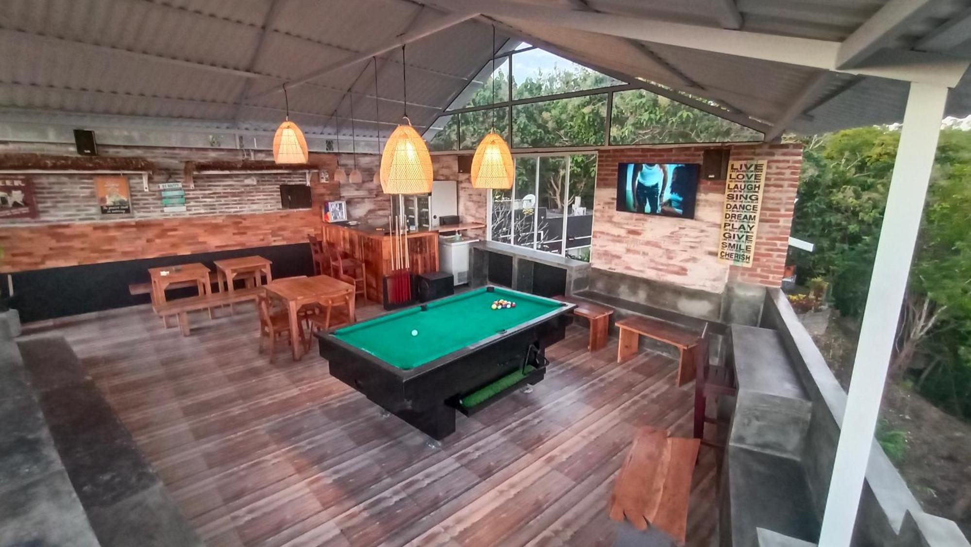 Bagus Ink Surf Camp Hostel Uluwatu Екстериор снимка