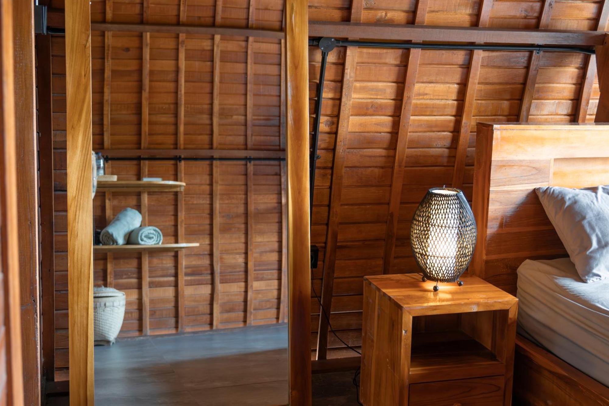 Bagus Ink Surf Camp Hostel Uluwatu Екстериор снимка